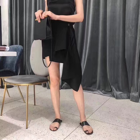 Asymmetric Black Mini Skirt - Picture 5 of 6